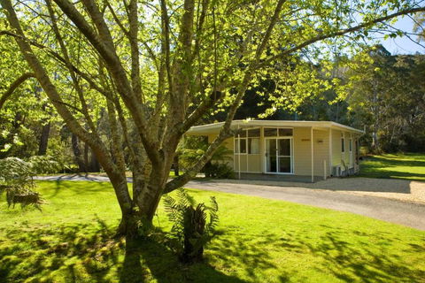 Russell Falls Holiday Cottages - Yamba Accommodation 0