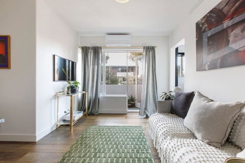 Sage Haven - Laidback St Kilda Beach Living - Yamba Accommodation 1