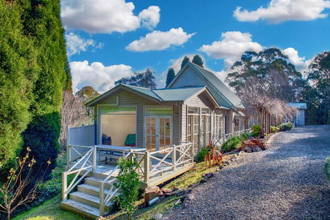 Sage Manor Bowral - Yamba Accommodation 0