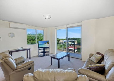 Sail Away - Yamba Accommodation 3