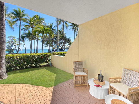 Sails On Horseshoe Apartment 5 - Yamba Accommodation 1