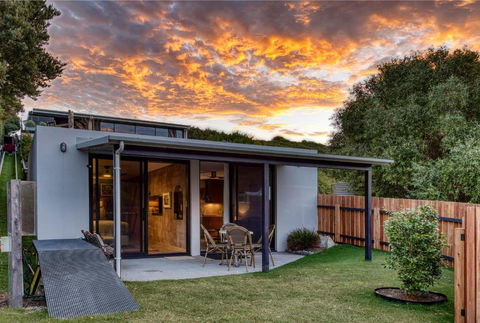 SALT Luxury Couples Bungalow - Yamba Accommodation 1