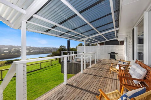 SALTWATER HOUSE - Opposite The Beach And Views Over The Lake! - Yamba Accommodation 1
