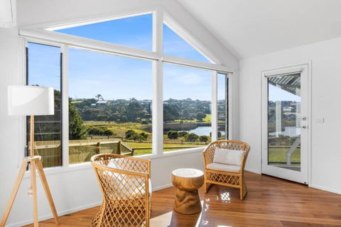 SALTWATER HOUSE - Opposite The Beach And Views Over The Lake! - Yamba Accommodation 2