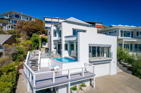 Salty Kiss I Private Properties - Yamba Accommodation 1