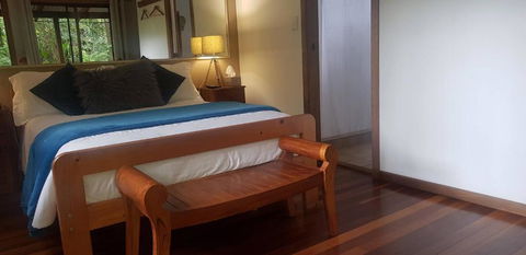 Samurai Beach Bungalows - Port Stephens YHA - Yamba Accommodation 1