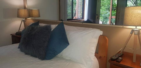 Samurai Beach Bungalows - Port Stephens YHA - Yamba Accommodation 2