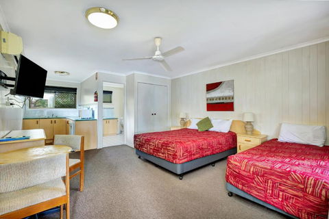 Sanctuary Lakes Fauna Retreat - Yamba Accommodation 3