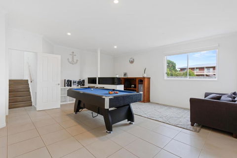 Sanctuary Lodge By Ready Set Stay - BYO LINEN & TOWELS - Yamba Accommodation 1