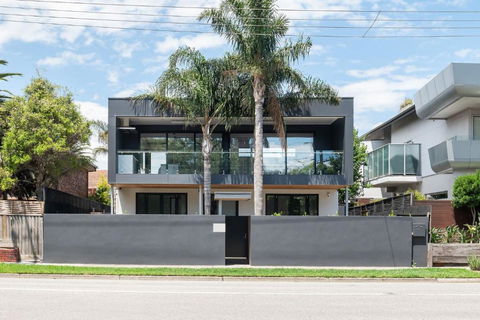 Sandringham Sunshine Escape - Yamba Accommodation 2