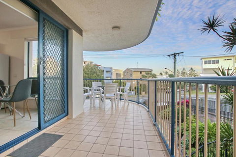 Sandalwood Unit 1 66 Lower Gay Tce - Yamba Accommodation 2