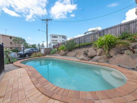 Sandalwood Unit 1 66 Lower Gay Tce - Yamba Accommodation 3