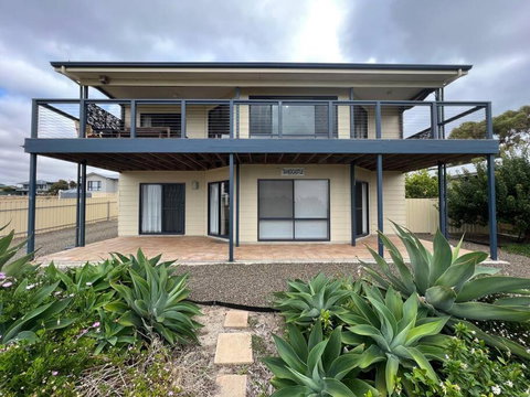 Sandcastle - A Esplanade Place, Stunning Views - Yamba Accommodation 3