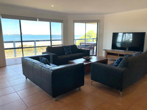 Sandcastle - A Esplanade Place, Stunning Views - Yamba Accommodation 1