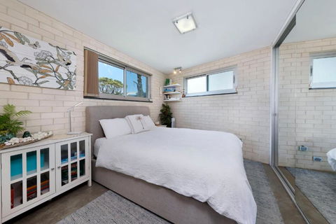 Sandon Point Coastal Abode - Yamba Accommodation 3