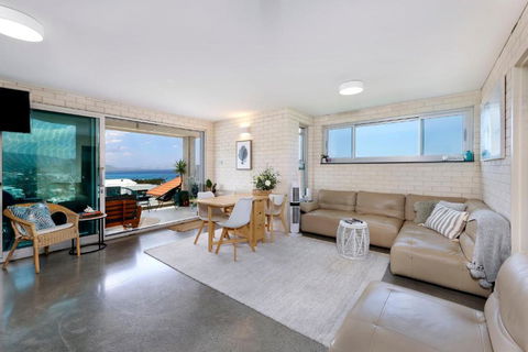 Sandon Point Coastal Abode - Yamba Accommodation 1