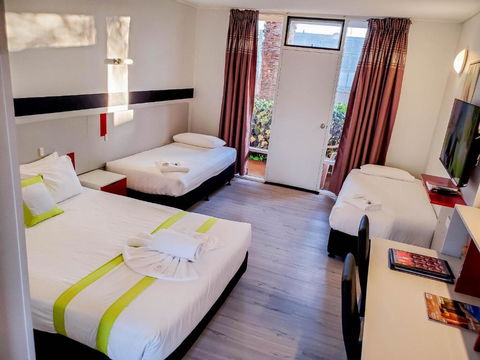 Sandors Motor Inn - Yamba Accommodation 2