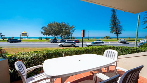 Sandrift Beachfront Apartments - Yamba Accommodation 3