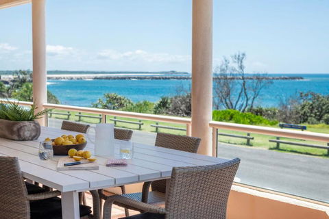 Sandrift One - Oceanstays - Yamba Accommodation 0