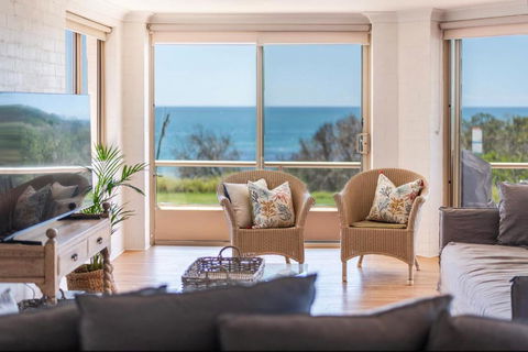 Sandrift One - Oceanstays - Yamba Accommodation 1