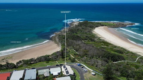 Sandrift Two - Oceanstays - Yamba Accommodation 3