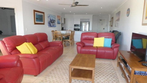 Sands 16, 20 - 22 Pacific Parade - Yamba Accommodation 3