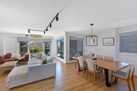 Sandy Cove Apartment The Entrance 8 - Yamba Accommodation 0