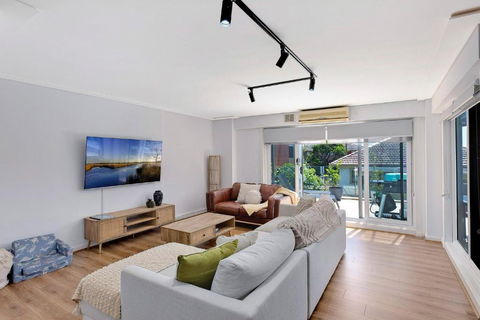 Sandy Cove Apartment The Entrance 8 - Yamba Accommodation 1