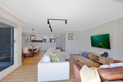 Sandy Cove Apartment The Entrance 8 - Yamba Accommodation 2