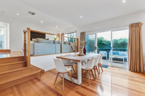 Seaford Luxe Beach House 2023 BDC Traveller Award Winner - Yamba Accommodation 2