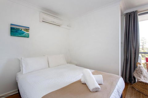 Seaside Studio Apartment - North Fremantle - Yamba Accommodation 1