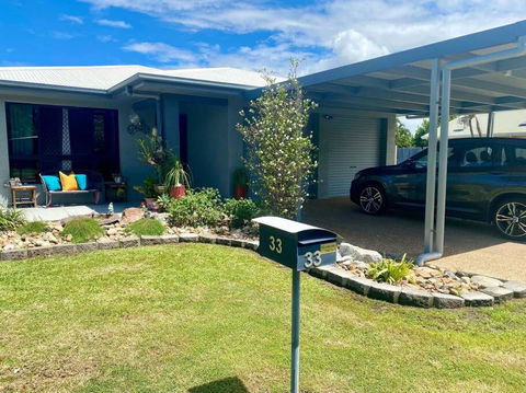 Spacious Retreat On Brenton In Tropical North Queensland - Yamba Accommodation 0