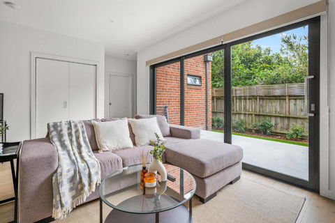 StayAU Modern 4-bedroom TH Bayswater - Yamba Accommodation 0