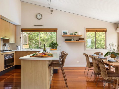Stanwell Beach Glass House - Yamba Accommodation 3