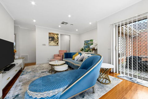 Stylish 3BR Townhouse Near Chadstone MEL - Yamba Accommodation 1