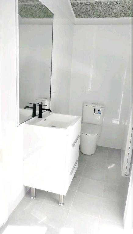 Stylish Master Suite + Private Bathroom + TV FREE Parking Pet Friendly - Yamba Accommodation 2
