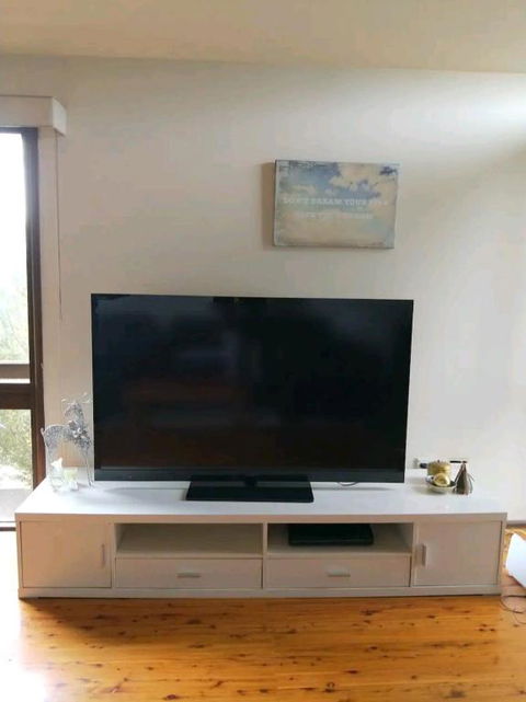 Stylish Master Suite + Private Bathroom + TV FREE Parking Pet Friendly - Yamba Accommodation 3