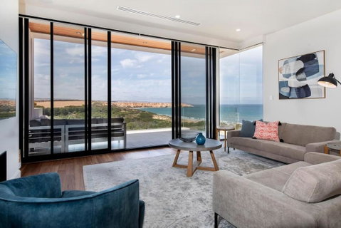 SUNSET CLIFFS Luxury Stay At Maslin Beach - Yamba Accommodation 1
