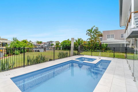 Sunset Waters - Waterfront With Pool - Yamba Accommodation 0