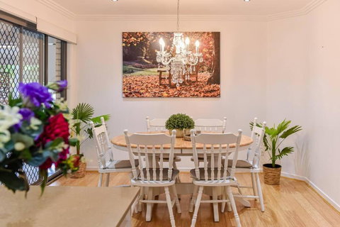 The Arcadia - Entire Luxurious English Cottage With Huge Privacy Near CBD - Yamba Accommodation 1