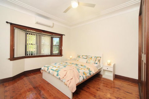 Sydney, Bexley North Holiday Home 3bedrooms, Free Parking, Close To Train Station And CBD - Yamba Accommodation 2