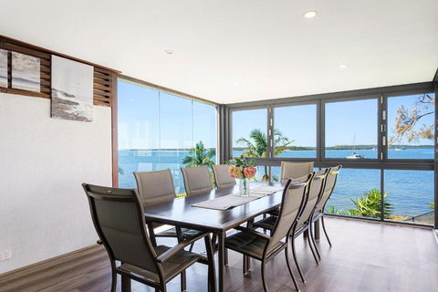 Taren Point Luxury 4Br House With Best Bay View - Yamba Accommodation 2