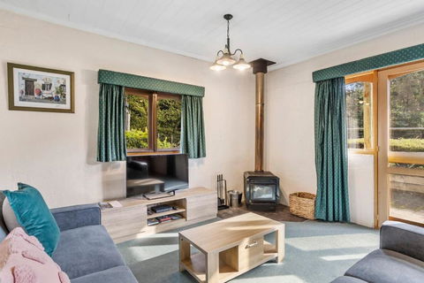 The Clocktower - Serene Stay At Herons Rise Vineyard - Yamba Accommodation 2