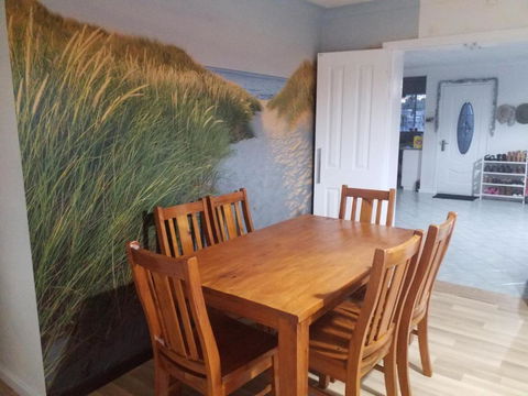 The DOLPHIN PLACE - Yamba Accommodation 3