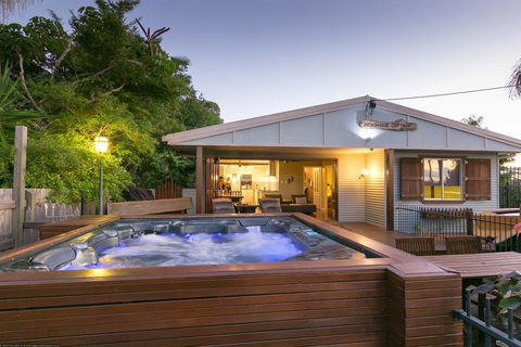 Beachside Cottages - Yamba Accommodation 0
