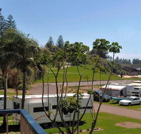 Beachside Getaway - 150m to beach - Yamba Accommodation