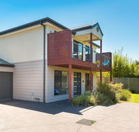 Beachside Villa Cowes - Yamba Accommodation