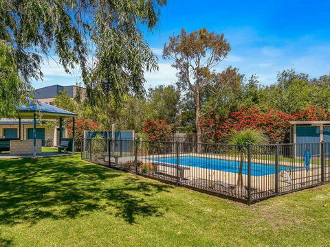 Beachy Keen - Yamba Accommodation 0