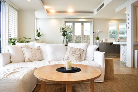 Beautiful Beachside Apartment In Bondi - Yamba Accommodation 2
