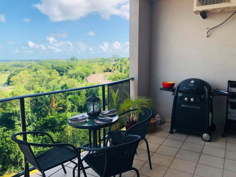 Beautiful Spacious City Apartment With Views Out To The Arafura Sea - Yamba Accommodation 1